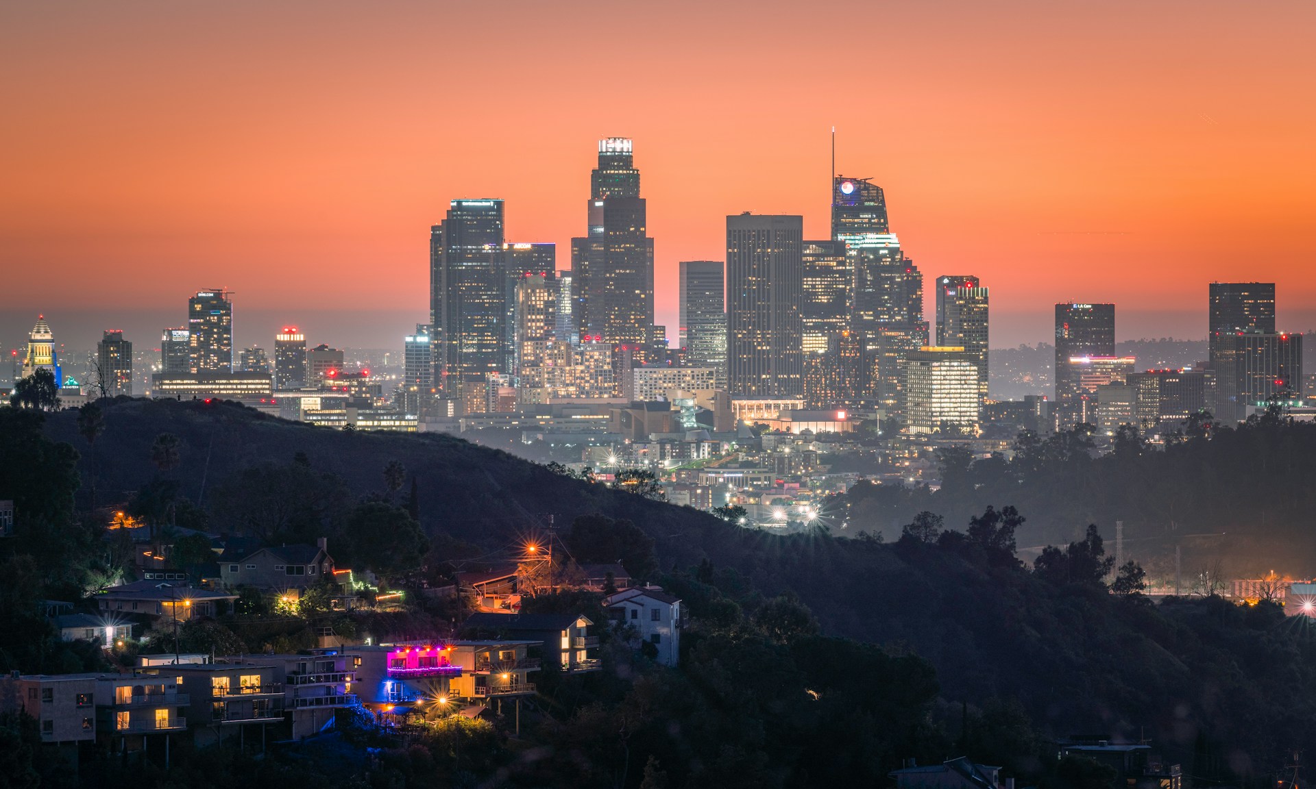 The Impact of Digital Media on Entertainment Jobs in Los Angeles